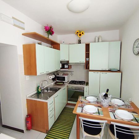 Appartamento Storico In Viale Триест Екстериор снимка